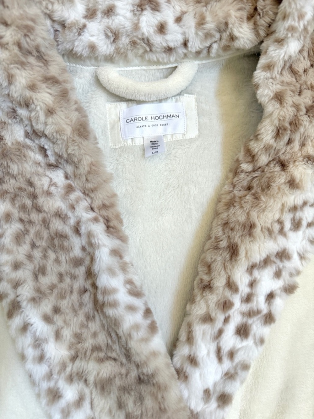 Carole Hochman Cream Snow Leopard Print Plush Long Wrap Robe—L - Picture 7 of 9